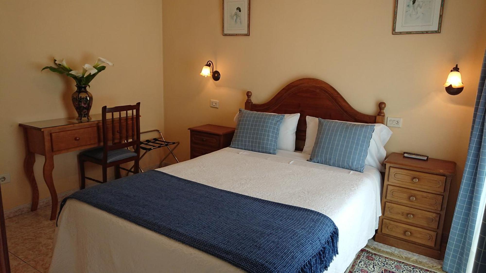 Hotel Avenida Baiona Sabaris Bagian luar foto