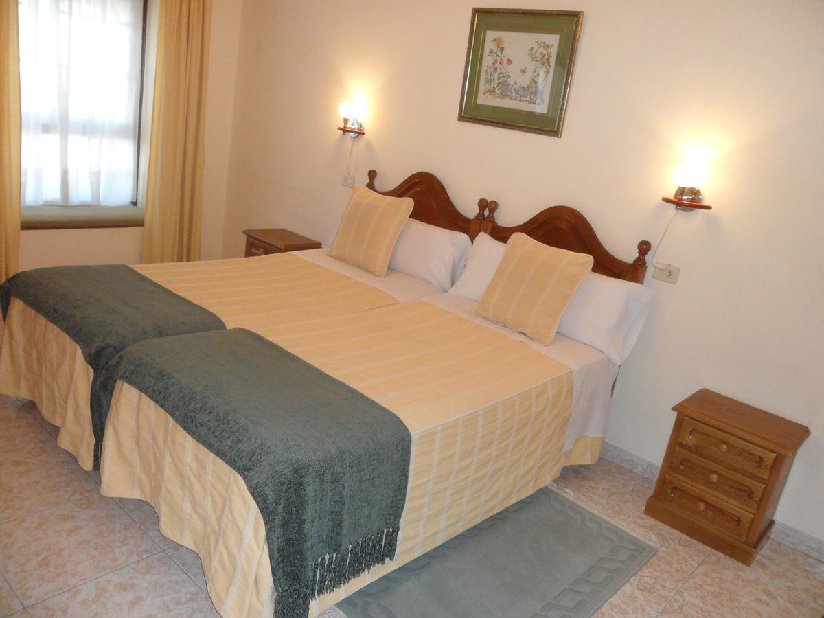 Hotel Avenida Baiona Sabaris Bagian luar foto