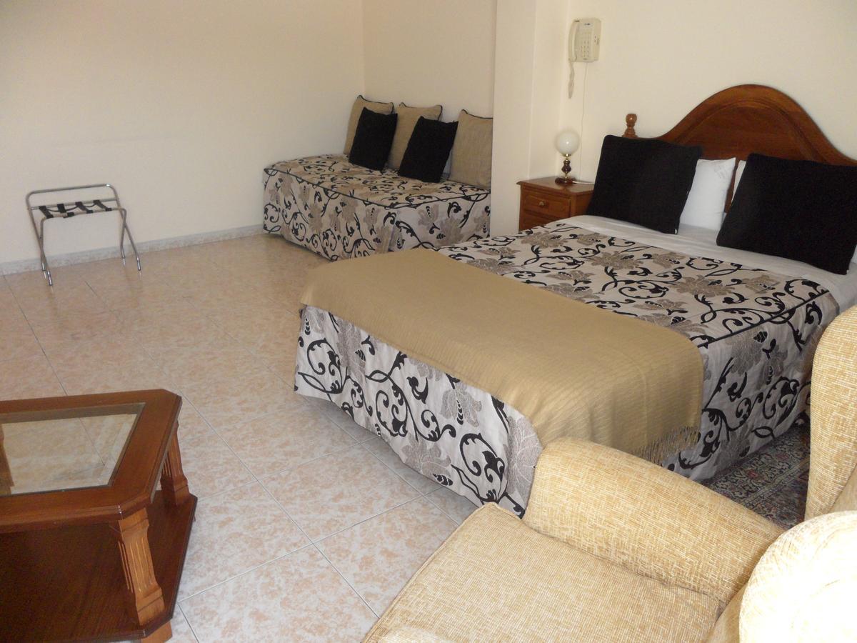 Hotel Avenida Baiona Sabaris Bagian luar foto