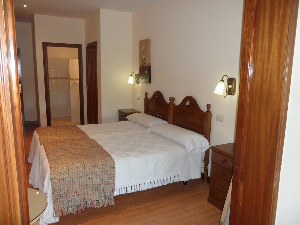 Hotel Avenida Baiona Sabaris Bagian luar foto